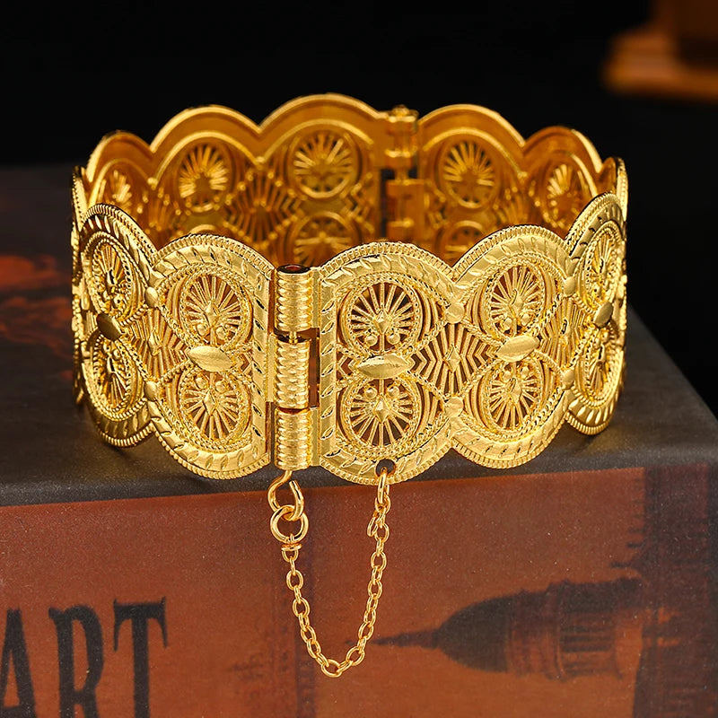 Nolan Bangles