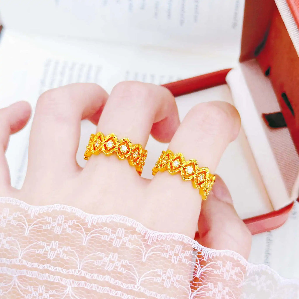 Jewelry Buccellati Style