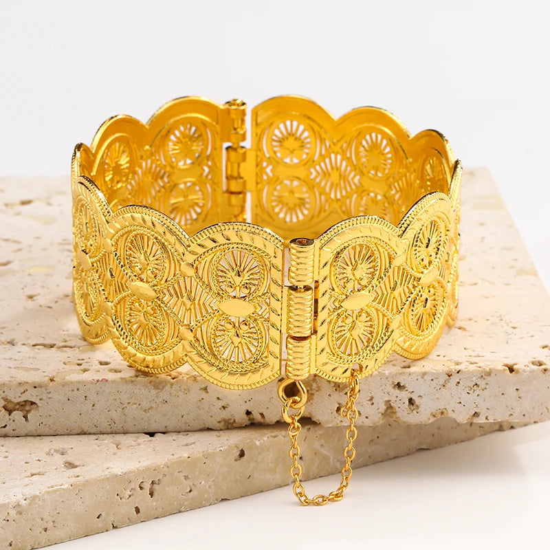Nolan Bangles
